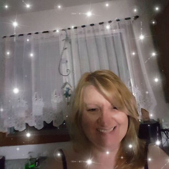 Meet your Posher, Sandra - Picture 1 of 1